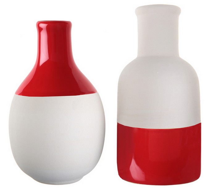 2 Vases scandinaves  rouge et blanc assortis