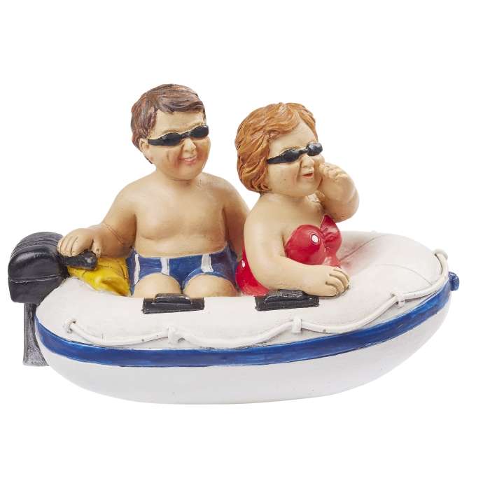 Figurine couple de vacanciers dans bateau