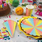 Décoration de table anniversaire enfants arc en ciel de couleurs pastel