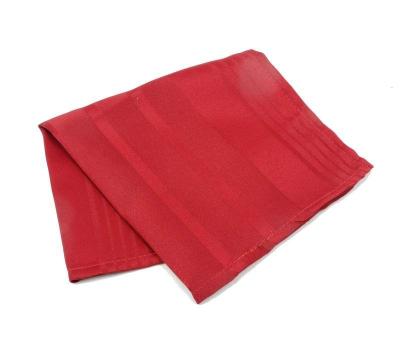 Coordonnez cette serviette polyester ton sur ton rouge à sa nappe polyester ton sur ton rouge