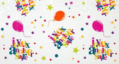 Un anniversaire très festif avec cette nappe joyeux anniversaire festif multicolore à coordonnez aux assiettes, gobelets, serviettes,urne et livre d'or joyeux anniversaire festif