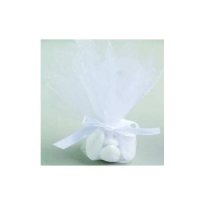 Pour un baptême ou un mariage, déposez vos dragées dans ce rond tulle blanc et fermez avec un ruban satin muni d'une étiquette porte nom et d'une mini fleur.