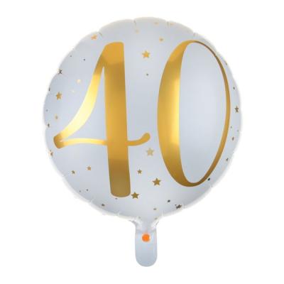 Un ballon en aluminium de 35 cm de diamètre fond blanc avec l'inscription 40 et des étoiles coloris or pailletés pour un déco de fête d'anniversaire 18 ans.