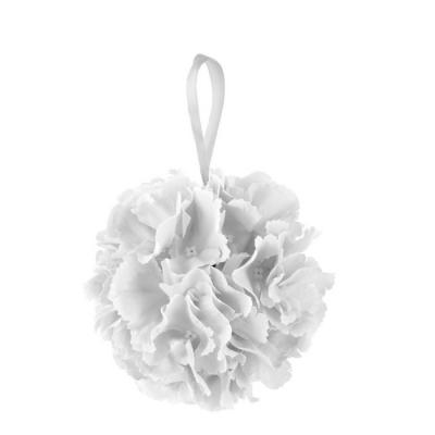 Une boule de fleurs artificielles blanches en tissus de 11 cm de diamètre avec un petit ruban satin pour la suspendre