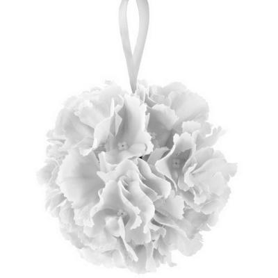 Une boule de fleurs artificielles blanches en tissus de 17 cm de diamètre avec un petit ruban satin pour la suspendre